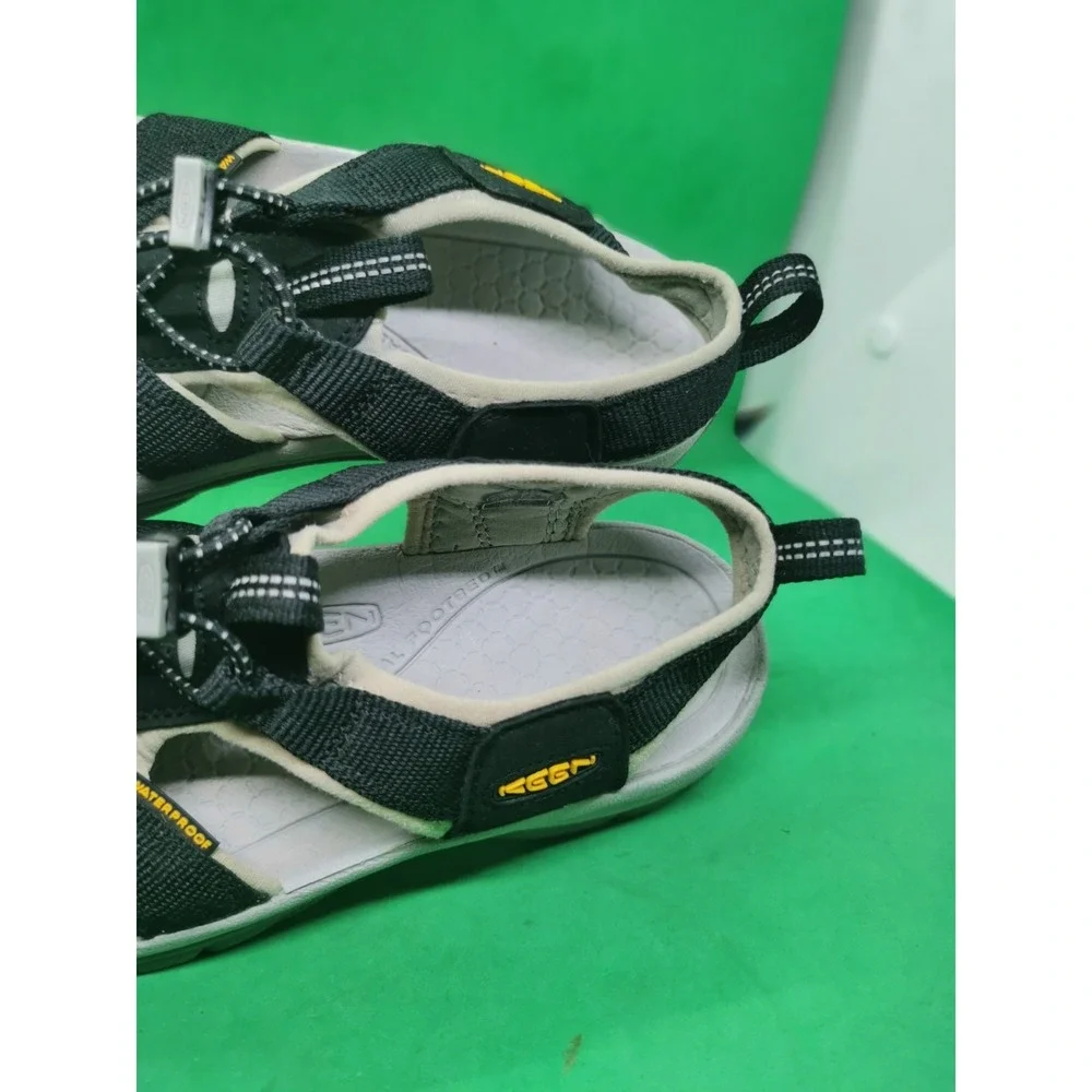 Keen Venice H2 Sandals Womens Size 7.5 Black/Gray Waterproof Closed Toe Outdoor